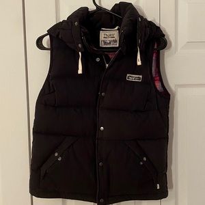 Aritzia TNA Puffer Vest